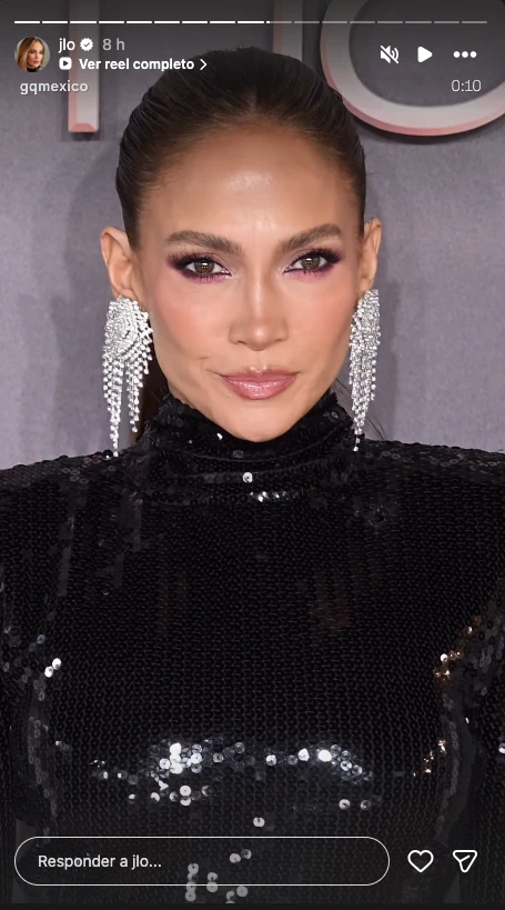 Jennifer Lopez impactó en Londres con un espectacular vestido de Richard Quinn