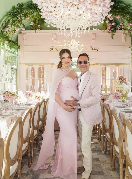 Nadia Ferreira y Marc Anthony celebraron el baby shower de su hija con una lujosa fiesta en Miami