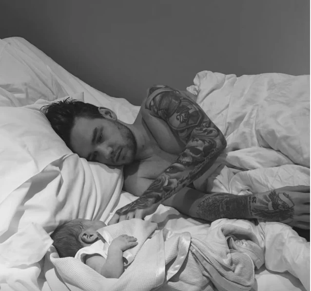 Liam Payne con su hijo Bear, el heredero de su fortuna.