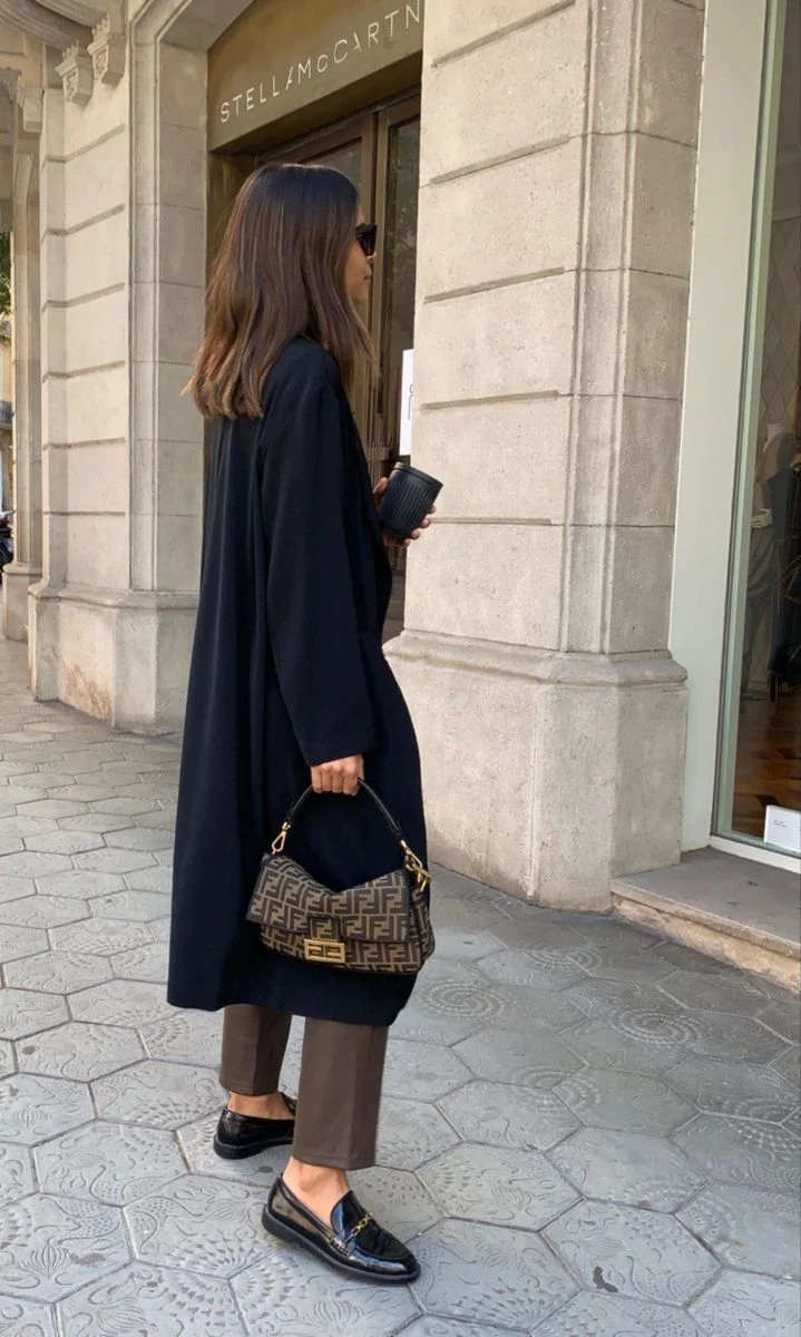 Fendi relanza la Baguette: así se lleva la cartera que nunca pasó de moda