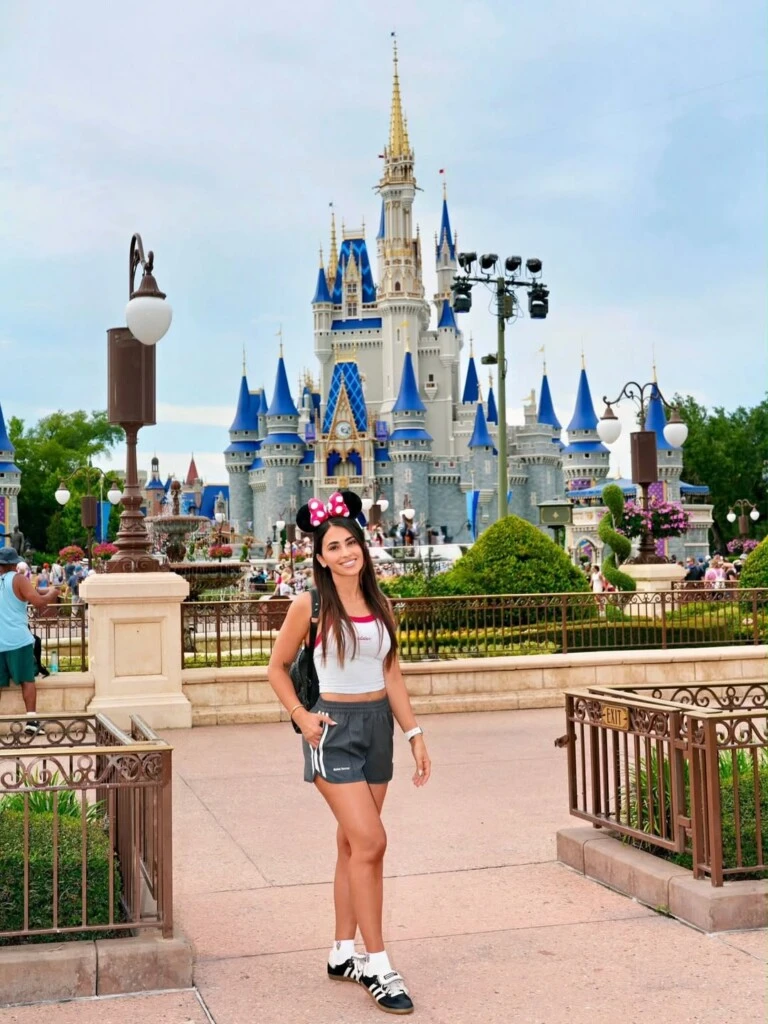Antonela Roccuzzo y su escapada a Disney.