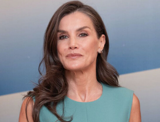 Ni negro ni blanco: el color que eligió Letizia y favorece a las morochas