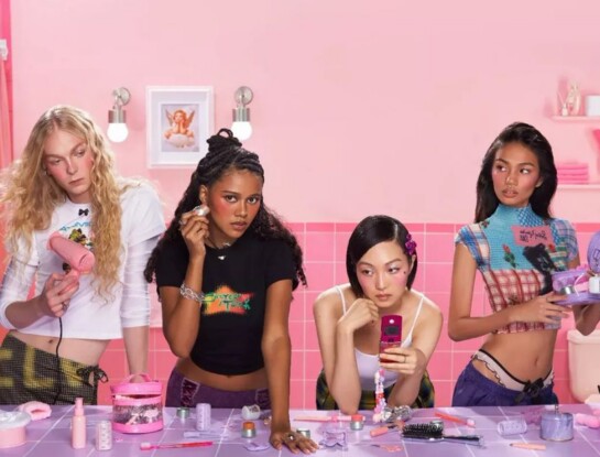 De TikTok a tu placard: cómo armar looks con la tendencia Girlhood Revival