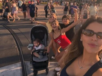 La escapada de Camila Galante y sus hijos a Disney a horas de que Argentina debute en el Mundial