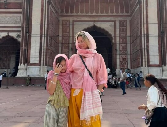 El viaje de Dolores Barreiro por la India junto a su hija Indra: templos, mercados y postales inolvidables