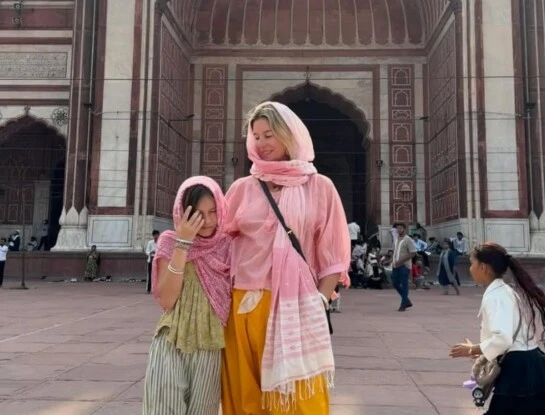 El viaje de Dolores Barreiro por la India junto a su hija Indra: templos, mercados y postales inolvidables