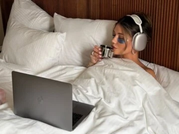 Qué es el bed rotting: la tendencia de quedarse en la cama que genera debate en redes