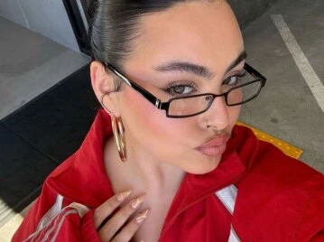 Anteojos ópticos: el accesorio que hace que cualquier look se vea más interesante