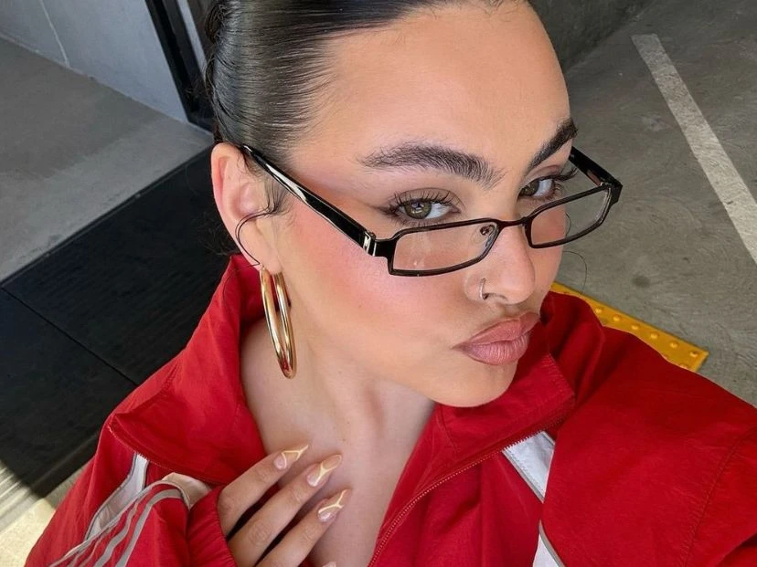 Anteojos ópticos: el accesorio que hace que cualquier look se vea más interesante