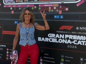 Maru Botana deslumbró en la Fórmula 1 con un look