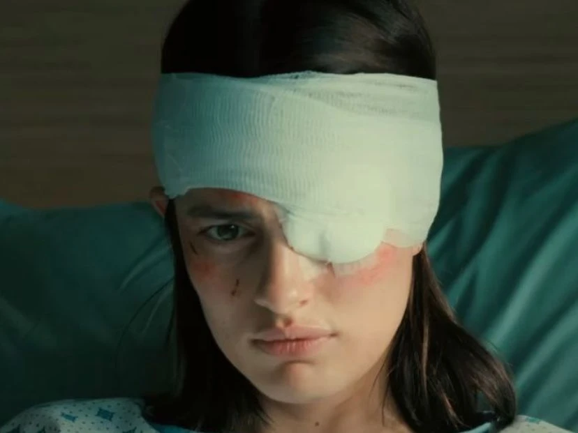 "La asesina", la nueva versión del clásico de John Woo, es furor en Netflix. De qué trata la película de acción que está entre las más vistas.