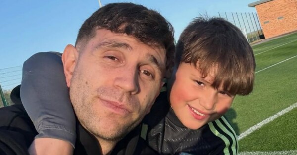 uma doce mensagem de Dibu Martinez no aniversário de seu filho Santino