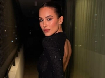 Luli Fernández deslumbró con un vestido negro de María Gorof en los Martín Fierro de los Portales Web