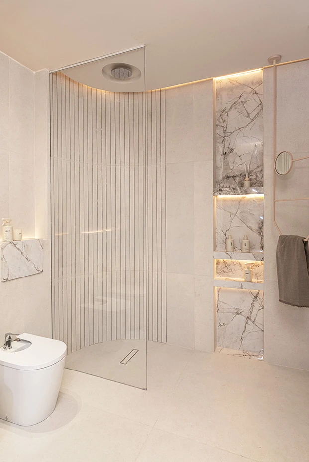 Cómo integrar diseño y funcionalidad en el baño a través de los detalles.