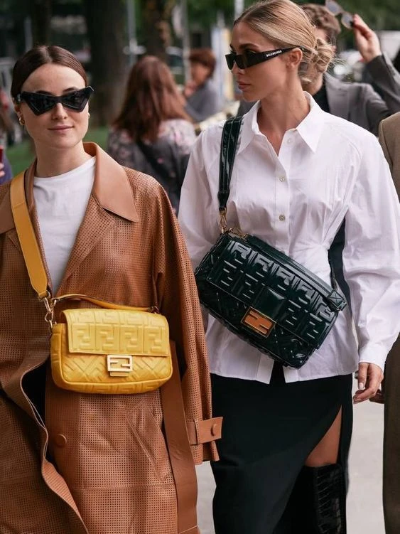 Fendi relanza la Baguette: así se lleva la cartera que nunca pasó de moda