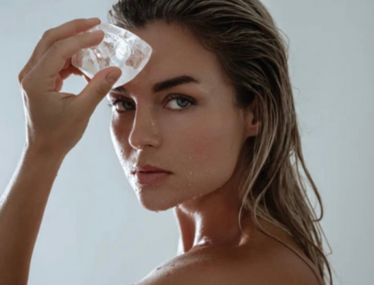 Face icing: la tendencia antiage con frío que ayuda a descongestionar la piel