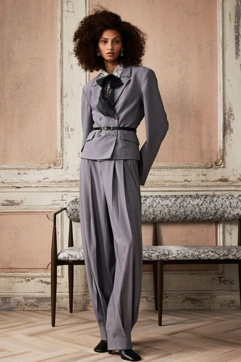 Cinq à Sept Resort 2027