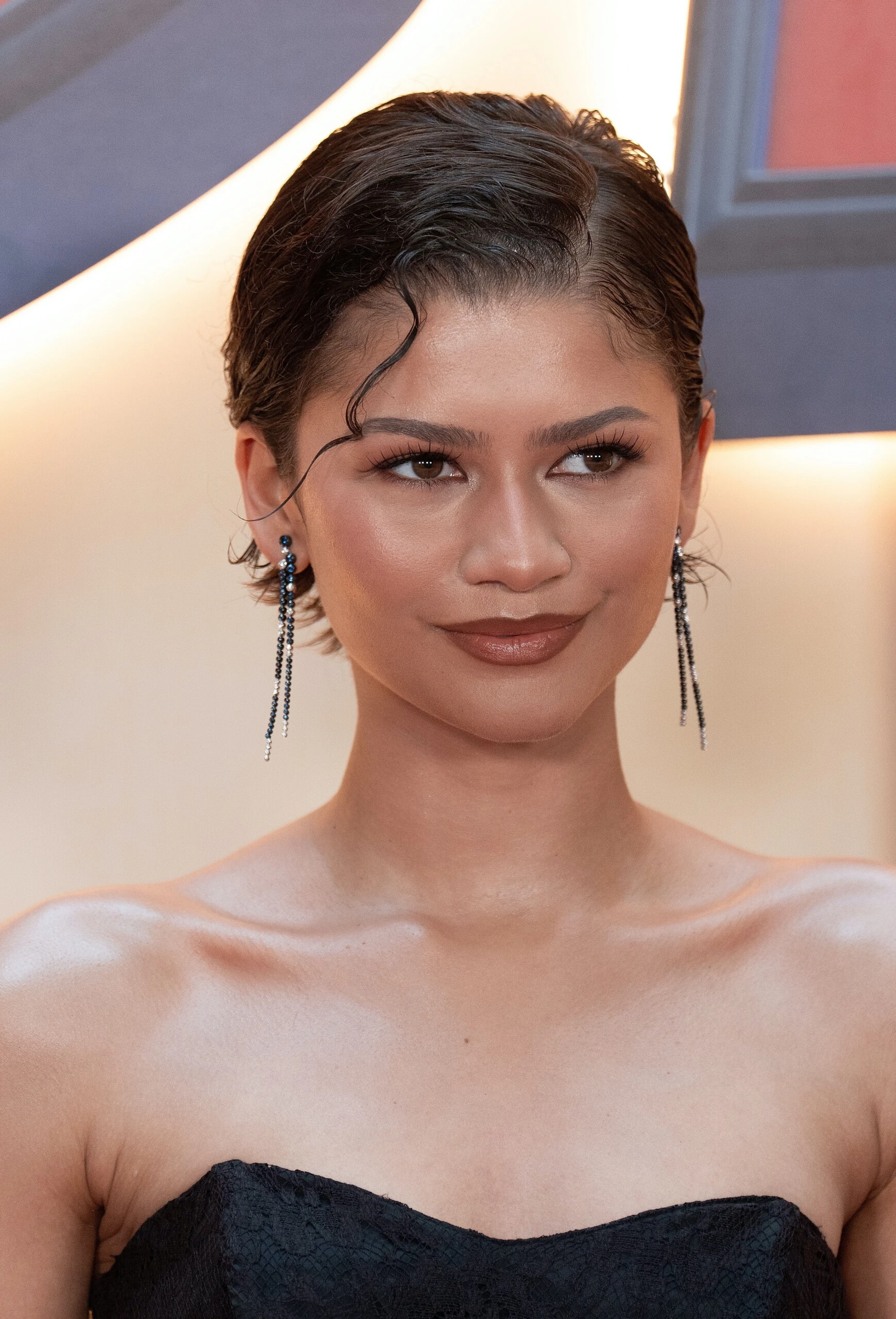 Zendaya marcó en Madrid el pulso del maquillaje y el peinado del momento