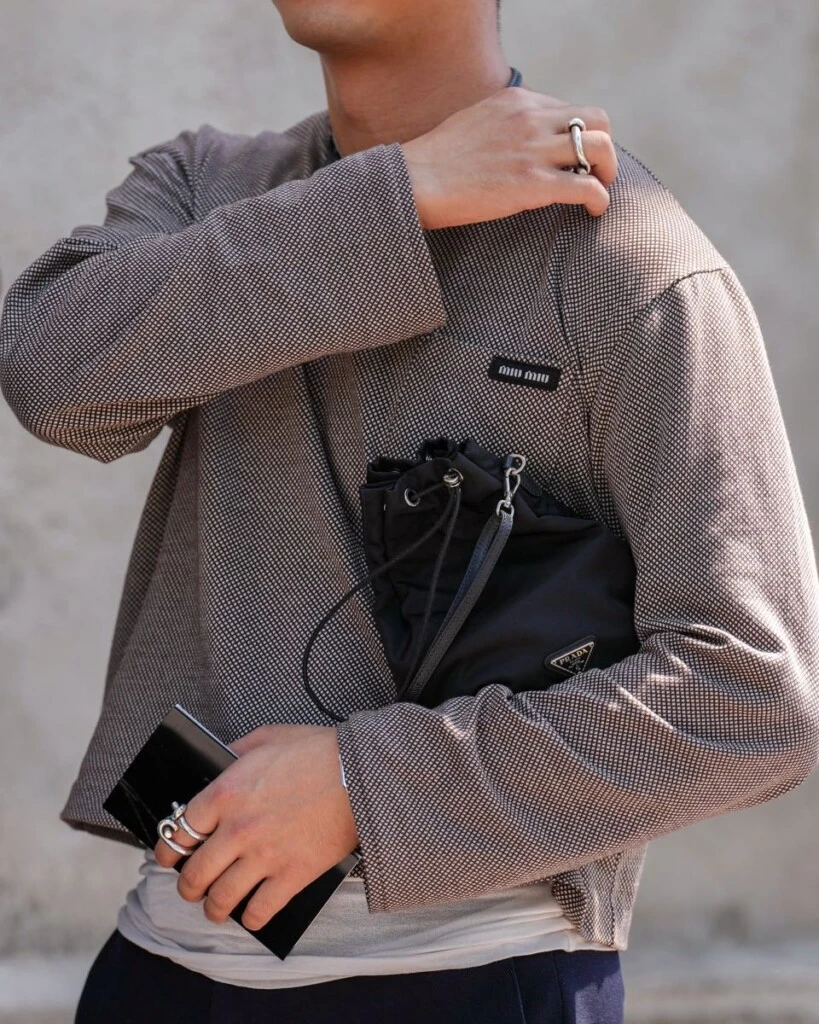 Street style desfile Menswear Prada en Milán