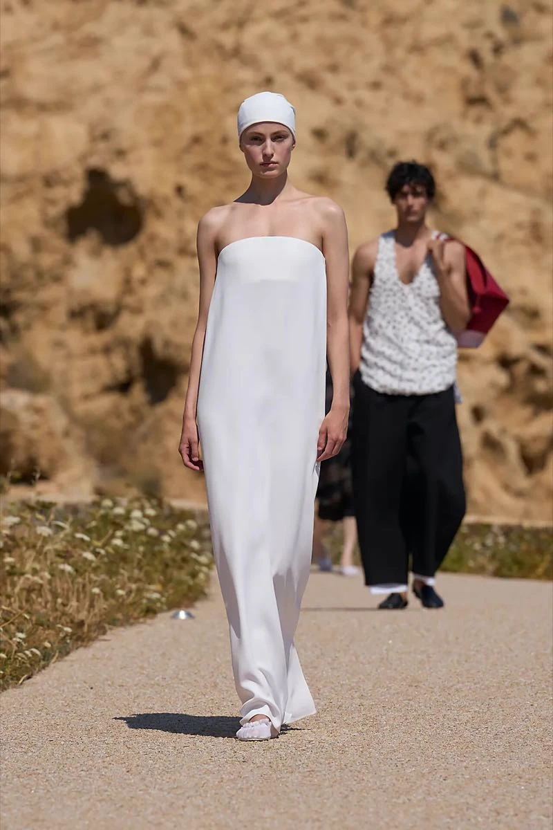 Desfile Jacquemus Resort 2027.