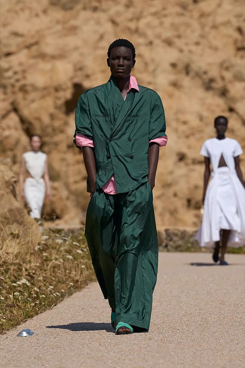 Desfile Jacquemus Resort 2027.