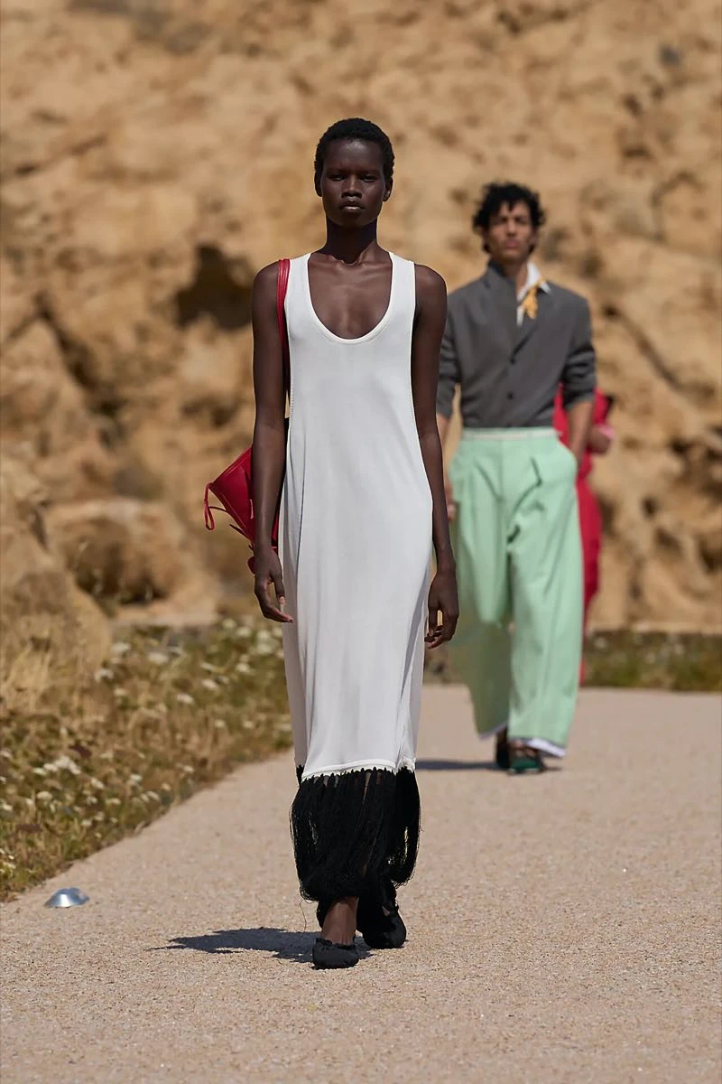 Desfile Jacquemus Resort 2027.