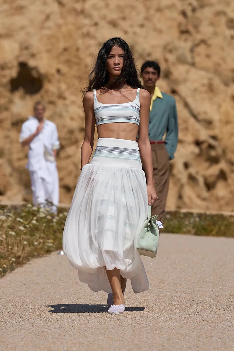 Desfile Jacquemus Resort 2027.