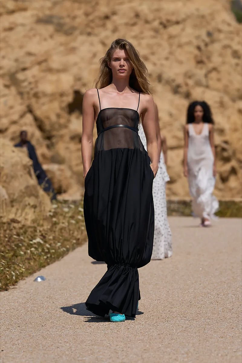 Desfile Jacquemus Resort 2027.