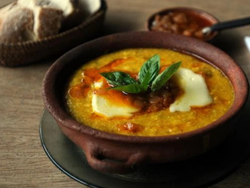Humita con queso y vegetales la receta veggie perfecta para los días fríos DESTACADA