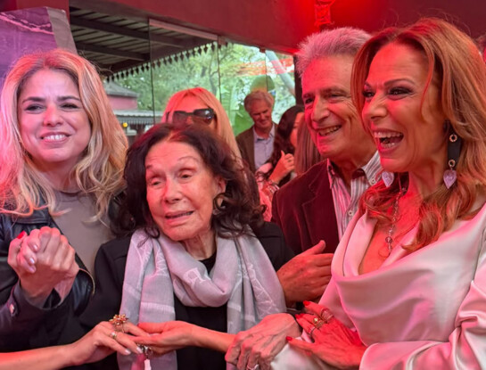 Así festejó Iliana Calabró sus 60 años junto a Coca y Marina: las fotos del festejo con familia y amigos