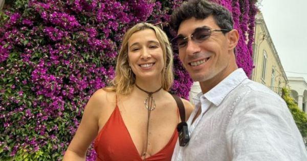 Agustín Neglia do Modo Selfie está em turnê pelo sul da Itália com sua esposa
