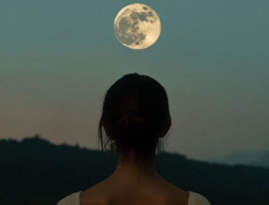 Luna llena en Capricornio: qué trae esta poderosa lunación y cómo impactan Mercurio retrógrado y Júpiter en Leo