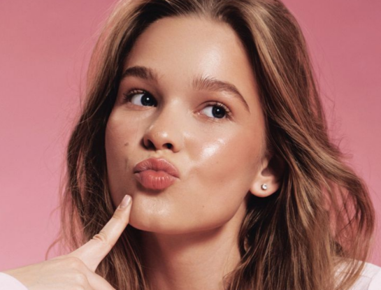 Menos es más: las 5 tendencias de maquillaje, pelo y uñas que dejamos atrás este invierno