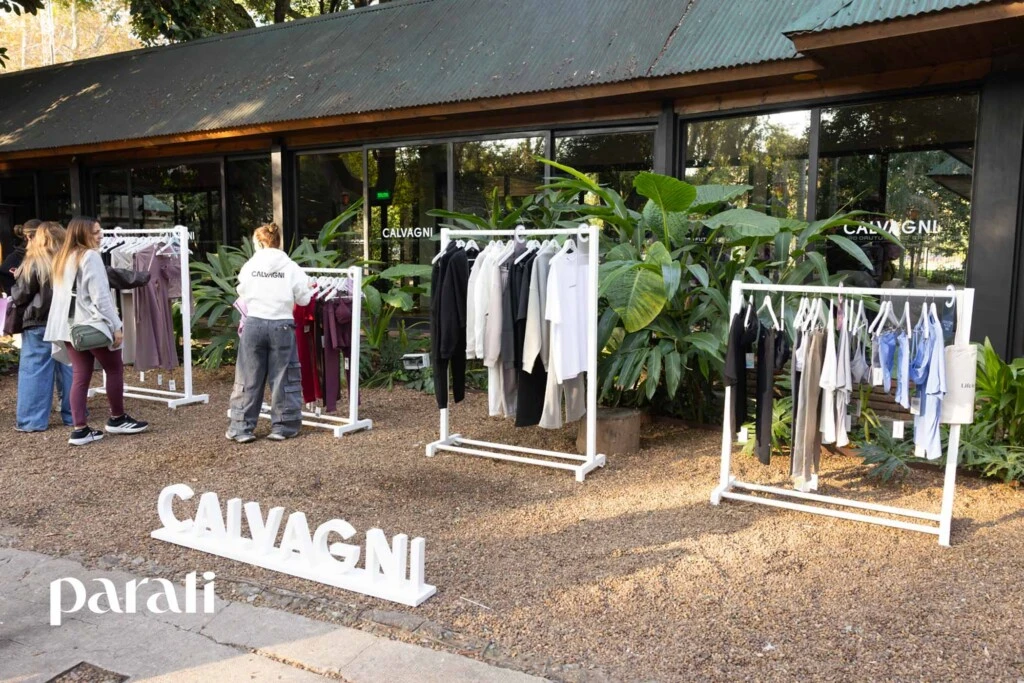 Caro Calvagni reunió moda, bienestar y comunidad en una tarde soñada en los Bosques de Palermo