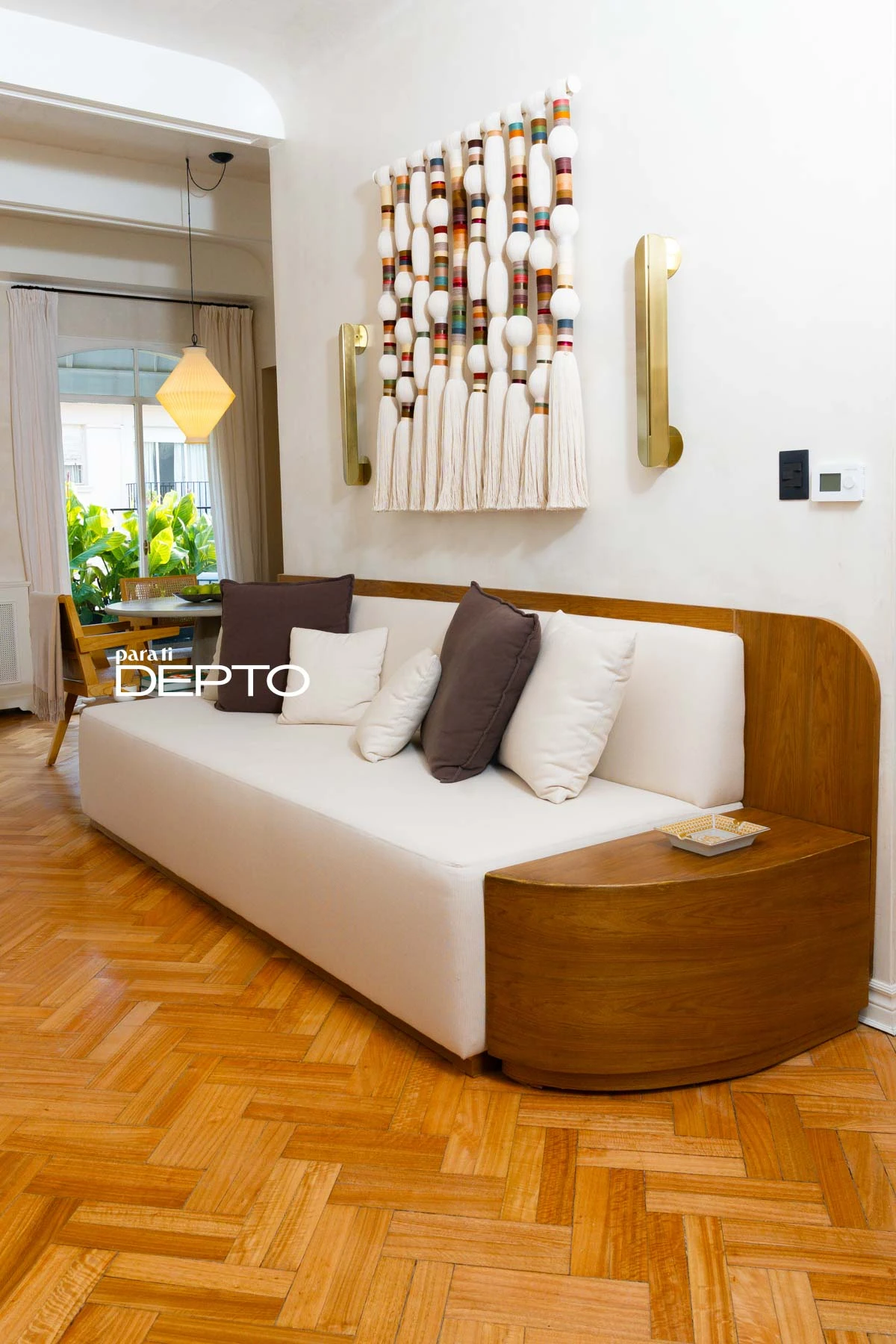 Spot que refleja elegancia clásica y el lifestyle contemporáneo.