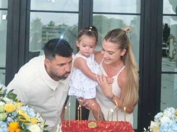 Cumpleaños del Kun Agüero