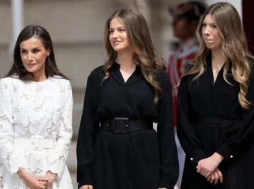 La reina Letizia impactó con un look de inspiración nupcial