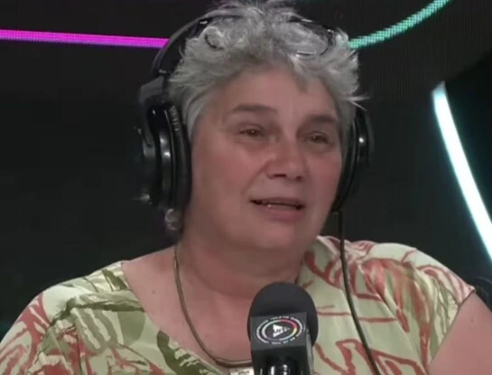 La emoción de la madre de Gaspi en el homenaje a su hijo