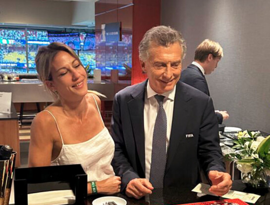 Mauricio Macri y Lola Teuly, cada vez más unidos: juntos en Kansas para alentar a la Selección Argentina