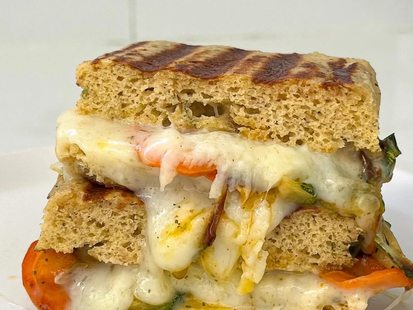 Sándwich express en microondas sin gluten: la receta salvadora que está lista en minutos