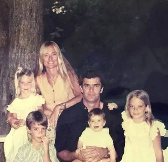 Las Trillizas de Oro homenajearon a su papá y a sus respectivos maridos por el Día del Padre con un posteo lleno de recuerdos