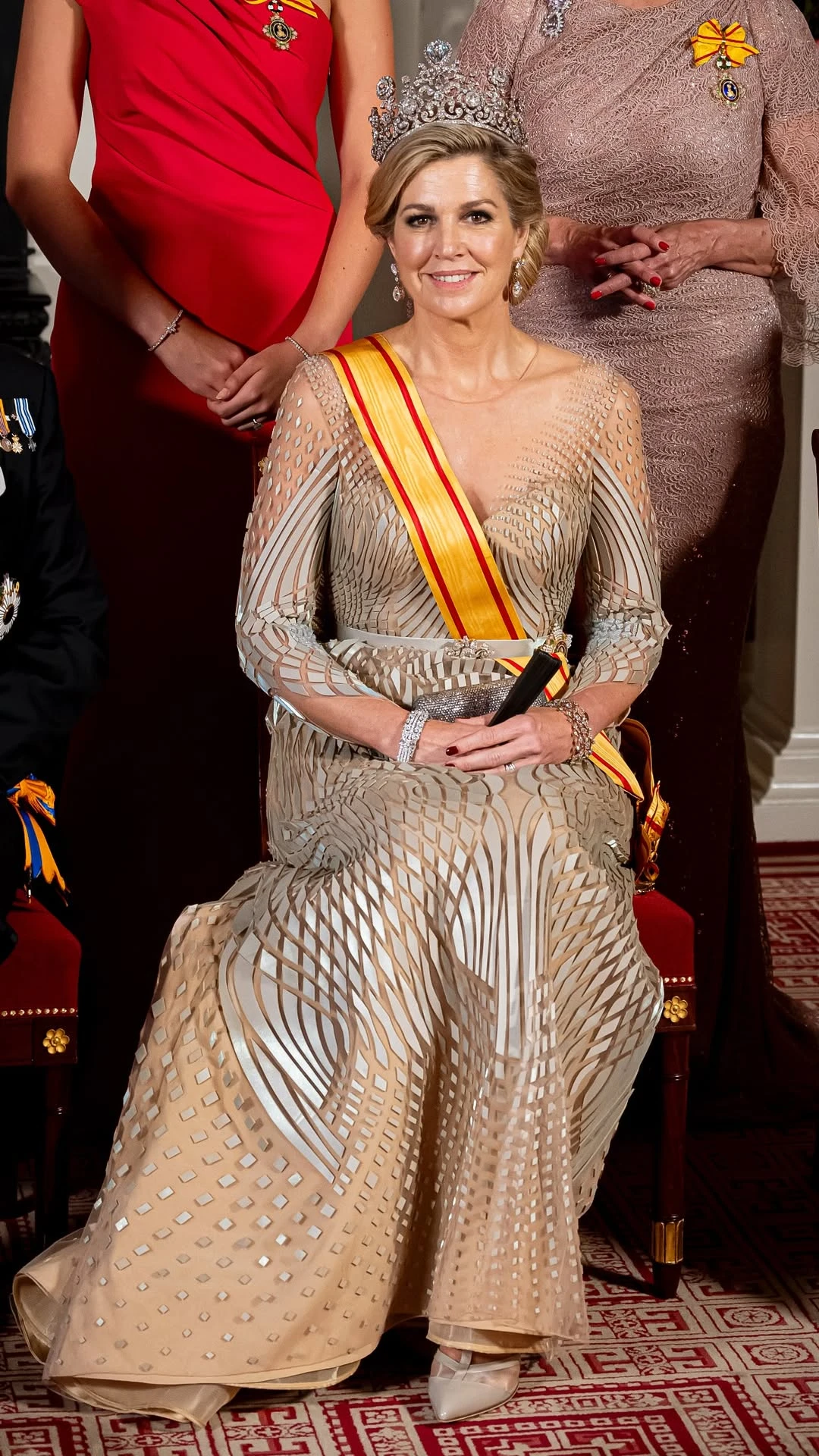 La princesa Ariane debutó a los 19 años en una cena de Estado y llevó por primera vez una histórica tiara del joyero real