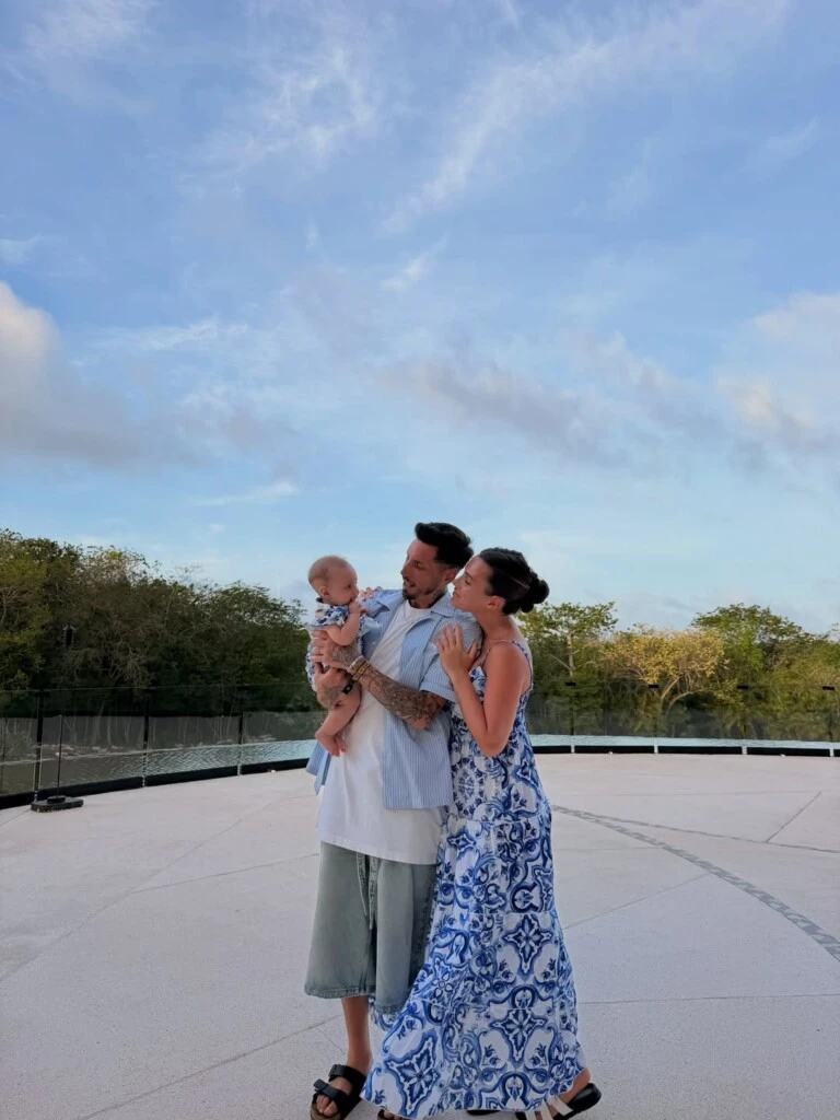 “Feliz cumpleaños amor mío. Gracias por darme la luz de nuestros días. Sos el mejor compañero que podía elegir”, escribió Cami al comienzo de la dedicatoria.