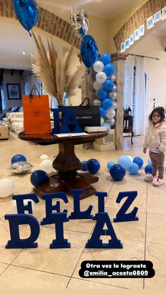 Cada detalle estuvo pensado para que Burlando se sintiera acompañado y homenajeado por su familia.