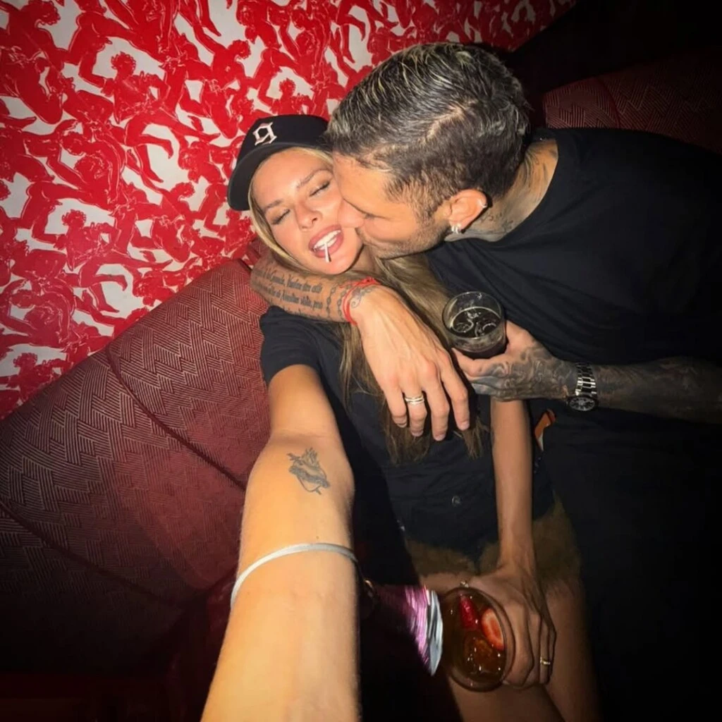 La publicación se produjo después de que Icardi fuera cuestionado por algunos usuarios tras una salida nocturna junto a la actriz y un grupo de amigos.