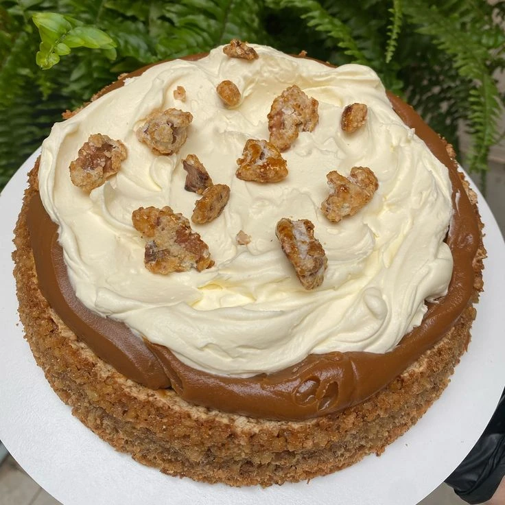 Torta soufflé de nueces y merengue italiano. Foto: Pinterest