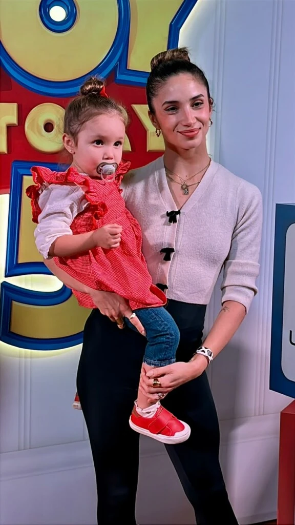 Melody Luz con su hija Venezia
