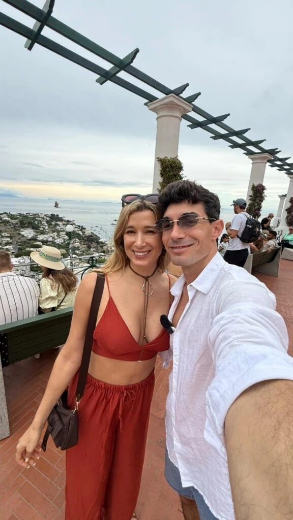 Las vacaciones de Agustín Neglia y Mariana Rojas en la Costa Amalfitana
