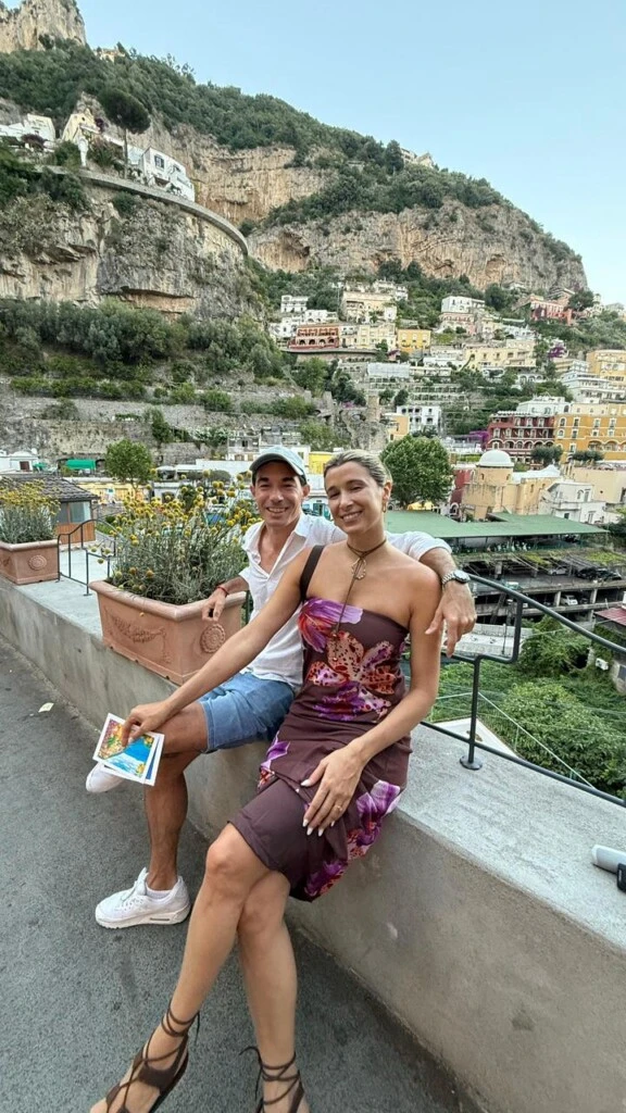 Las vacaciones de Agustín Neglia y Mariana Rojas en la Costa Amalfitana