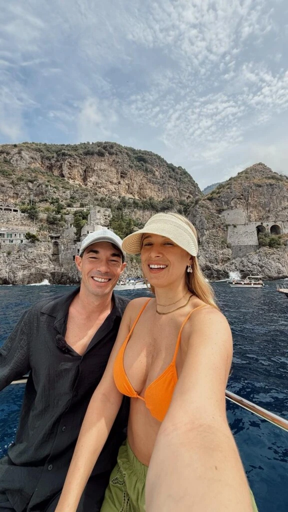 Las vacaciones de Agustín Neglia y Mariana Rojas en la Costa Amalfitana